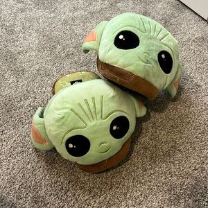 Star Wars Womens Indoor Plush Slippers The Mandalorian Child Grogu size 9/10